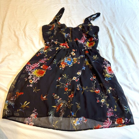stradivarius Dresses & Skirts - Stradivarius Size Medium Dress Sleeveless Georgette Black Floral and Bird Print